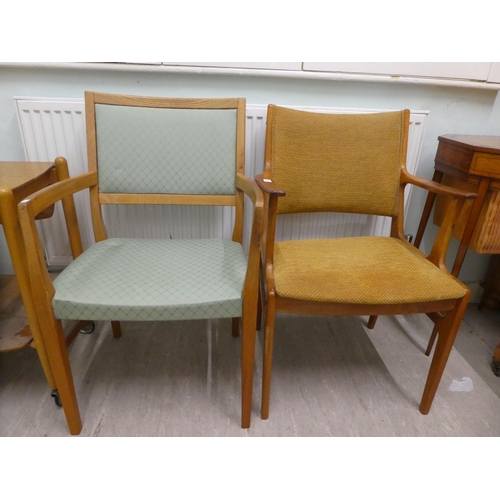 21 - Mid 20thC furniture: to include a D-Scan teak framed dining chair with an upholstered back and seat,... 