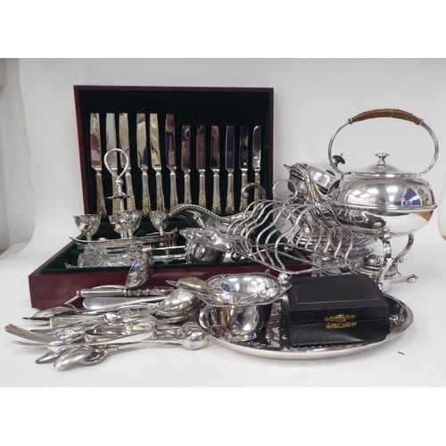 272 - Silver plated tableware: to include a canteen of cutlery and flatware