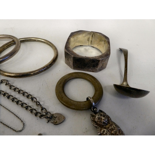 279 - Mainly silver and white metal items of personal ornament and collectables: to include a hinged brooc... 