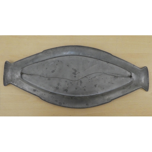 78 - An Arts & Crafts oval pewter fish platter 20” wide