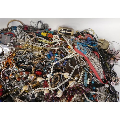 86 - Costume jewellery, mainly bangles and bracelets, simulated pearls and other necklaces