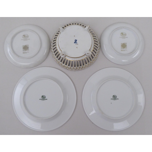 89 - China tableware: to include Wedgwood Gold Florentine pattern and Royal Crown Derby green Derby panel... 