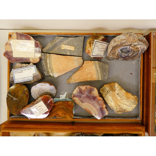 126 - A quantity of mainly uncut stone fragments: to include Moroccan agate, Pyromorphite and Dulcote lave... 