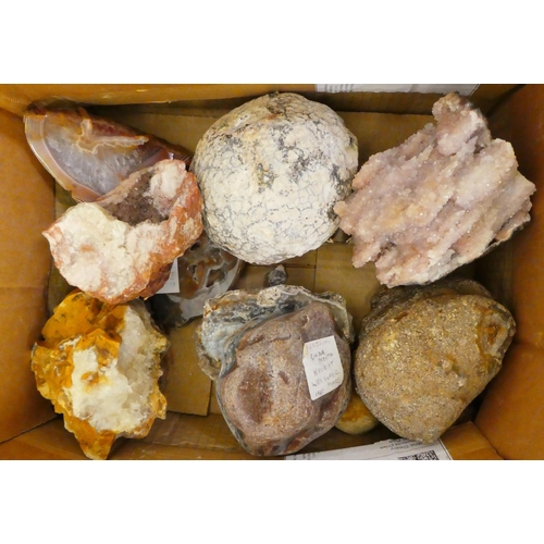 126 - A quantity of mainly uncut stone fragments: to include Moroccan agate, Pyromorphite and Dulcote lave... 