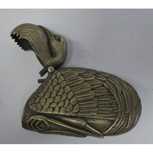 105 - A brass novelty vesta case, fashioned as a swan