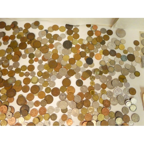 5 - Uncollated world coinage and banknotes