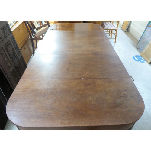 336 - A 19thC mahogany drop leaf dining table, raised on square, tapered legs  28