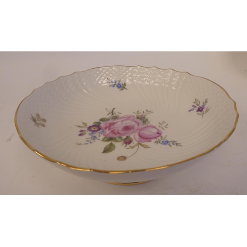 106 - Ceramics: to include a late Victorian blush ivory glazed, china biscuit barrel with a silver plated ... 