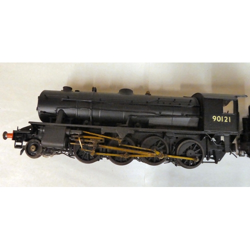 120 - A Roxey Mouldings diecast '0' gauge model M.O.S 2-8-0 locomotive and tender  boxed