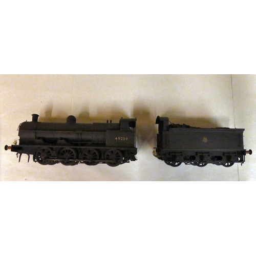 148 - A Roxey Mouldings diecast '0' gauge model 0-8-0 locomotive and tender