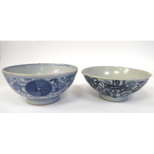 370 - Oriental provincial pottery: to include a Chinese bowl, decorated with flora  6