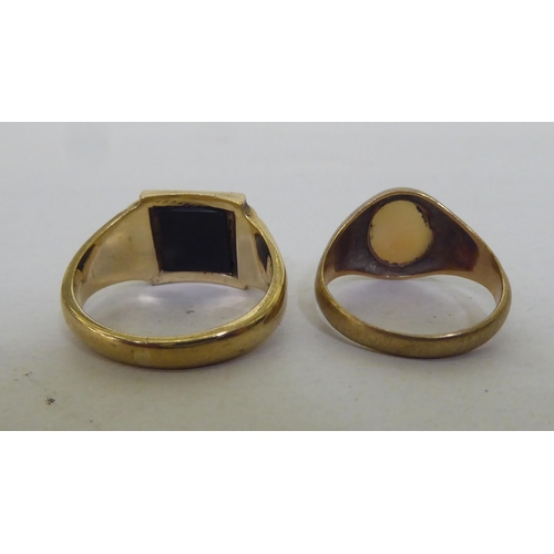 372 - 9ct gold jewellery: to include a signet ring 