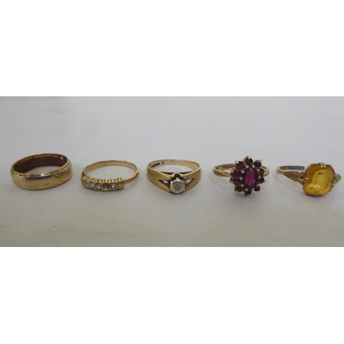 373 - 9ct gold jewellery: to include a wedding ring