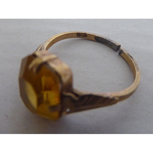 373 - 9ct gold jewellery: to include a wedding ring