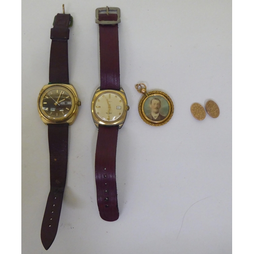 377 - A mixed lot: to include a 1980s Timex gold plated wristwatch, faced by a baton dial, on a brown leat... 