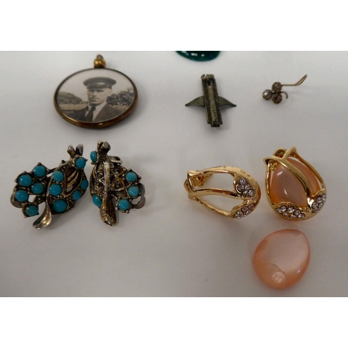 6 - White metal items of personal ornament; and small collectables