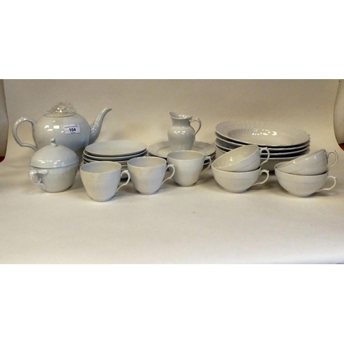 104 - Royal Copenhagen porcelain teaware: to include a teapot  6