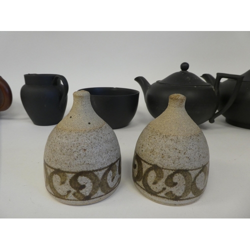 107 - Ceramics: to include Wedgwood bassalt teapots; and a Studio pottery salt and pepper  3.5