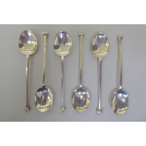 411 - A set of six late Victorian silver seal end coffee spoons  Birmingham 1899