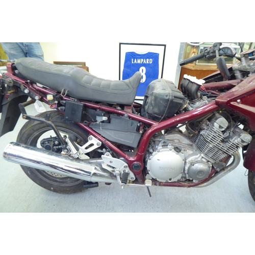 79 - A 'barn find' 1999 Yamaha 900 motorcycle in maroon livery, 892cc 4 cylinder, petrol (partly dismantl... 