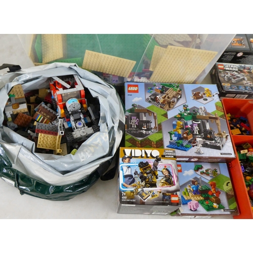 24 - Miscellaneous Lego: to include boxed sets