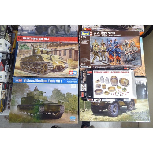 260 - 1/35 scale model kits: to include a Chevrolet C15TA by IBG Models; and an NVA T-55A by Mini Art ... 