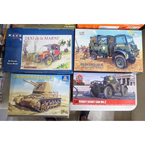 260 - 1/35 scale model kits: to include a Chevrolet C15TA by IBG Models; and an NVA T-55A by Mini Art ... 