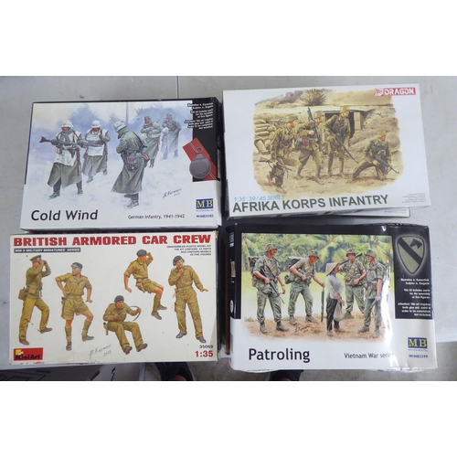 260 - 1/35 scale model kits: to include a Chevrolet C15TA by IBG Models; and an NVA T-55A by Mini Art ... 