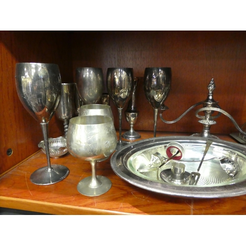 281 - Silver plate and EPNS: to include tureens; and toastracks