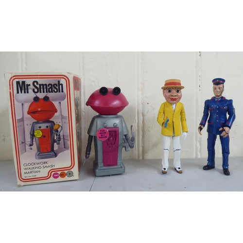 3 - Vintage toys: to include Japanese tinplate clockwork examples, comprising robots and figures