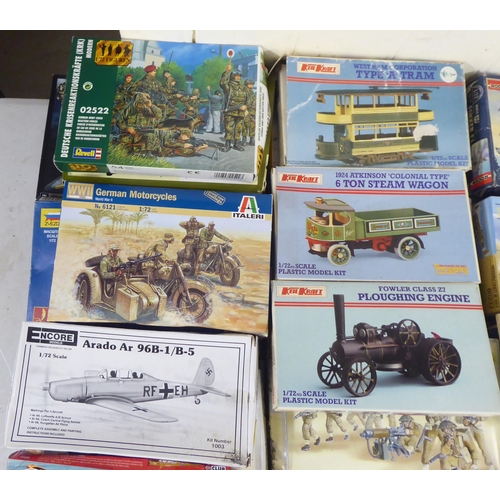 33 - 1/72 scale model kits: to include a Spitfire Mk.IX by Italeri; and a Felixstowe F.2A by Roden  ... 