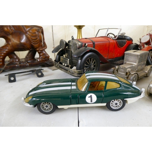 37 - A mixed lot: to include a painted metal model of a classic car  13