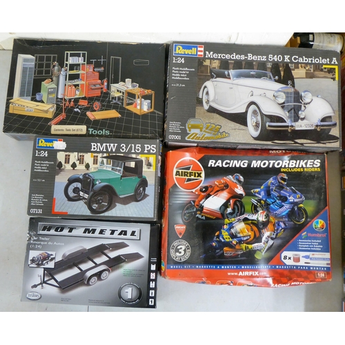 44 - 1/24 scale model kits: to include an Airfix Honda 500cc; and a Hispano Suiza K6 by Heller  (complete... 