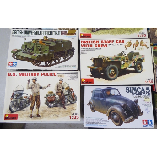 57 - 1/35 scale model kits: to include a Kubelwagen Type 82 by Tamiya; and a Dingo Mk 1b by Mini Art ... 