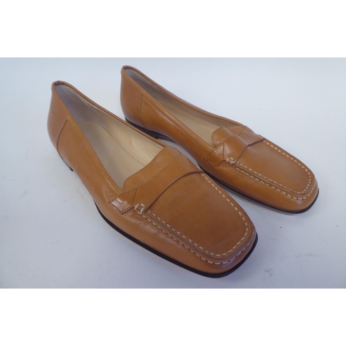 197 - A pair of lady's Bally tan hide shoes  size 4