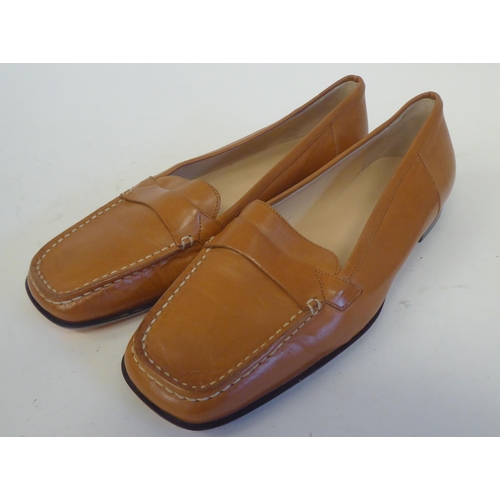 197 - A pair of lady's Bally tan hide shoes  size 4