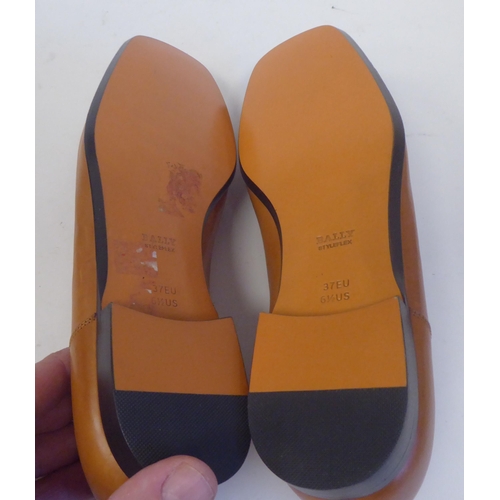 197 - A pair of lady's Bally tan hide shoes  size 4