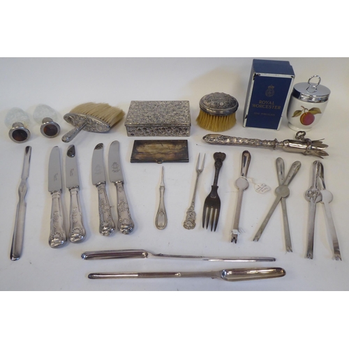 250 - A mixed lot: to include a silver plated ham hock holder