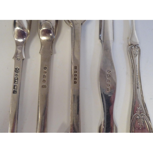 250 - A mixed lot: to include a silver plated ham hock holder