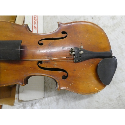 282 - Musical instruments: to include an early 20thC violin, two piece back  14