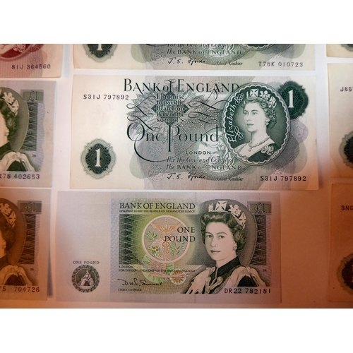 70 - An uncollated collection of British 20thC banknotes, viz. ten shillings, one pound, five and ten pou... 