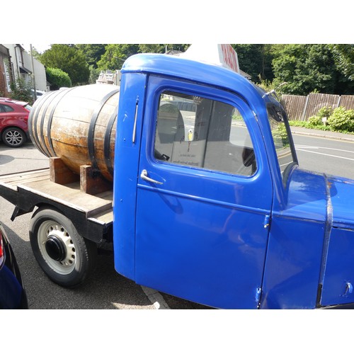 261 - A 1951 Jowett Bradford Type CC cwt commercial vehicle, 109CC petrol driven, two cylinder engine, in ... 