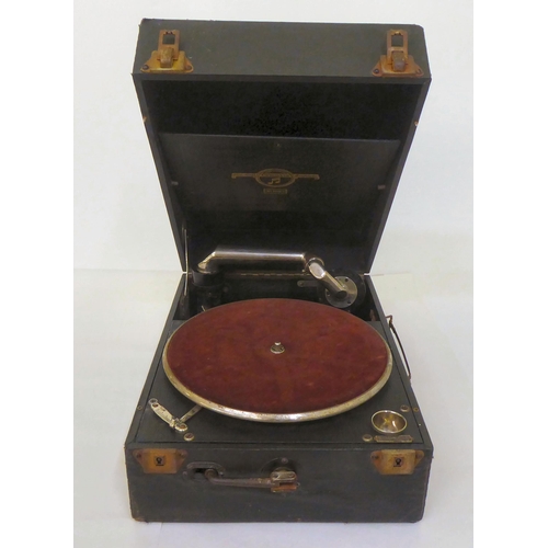 118 - Vintage Columbia no.109 table top gramophone