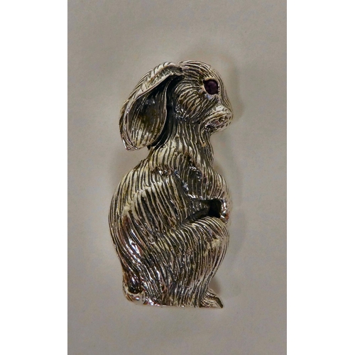 129 - A Sterling silver rabbit brooch 