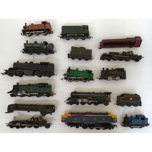 130 - 00 gauge model railway locomotives: to include a 4-6-2 Britannia 