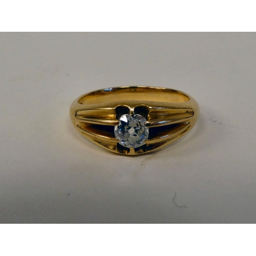 27 - An 18ct gold single stone, claw set diamond ring 