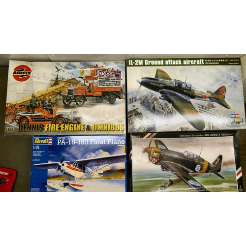 36 - 1/32 scale model kits: to include a Revell, Piper PA-18-150; and an IL-2M Ground Attack Aircraft by ... 