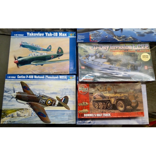 46 - 1/32 scale model kits: to include a Revell ASK 21 Glider Plane; and a PAK 40 AT Gun with servants by... 