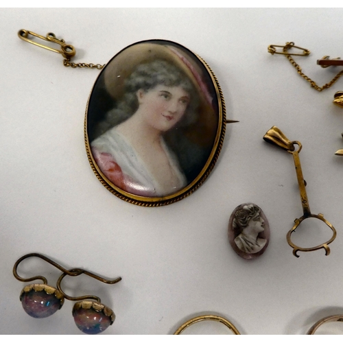 72 - Gold coloured metal items of personal ornament: to include a 15ct pin brooch, set with an opal ... 