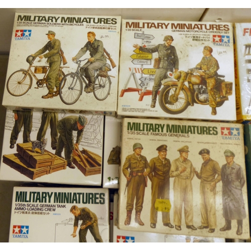 81 - 1/35 scale model kits: to include an Italeri, Mercedes Benz L 3000; and a German Tank Ammo-Loading C... 